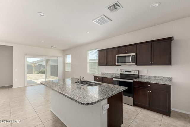 24619 N BARN Circle, Florence, AZ 85132