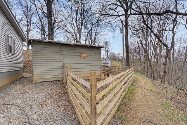 238 Little Indian Creek Rd, Buffalo Valley, TN 38548