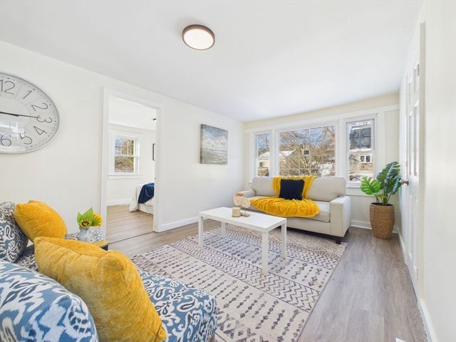 29 Walnut St, Plymouth, MA 02360