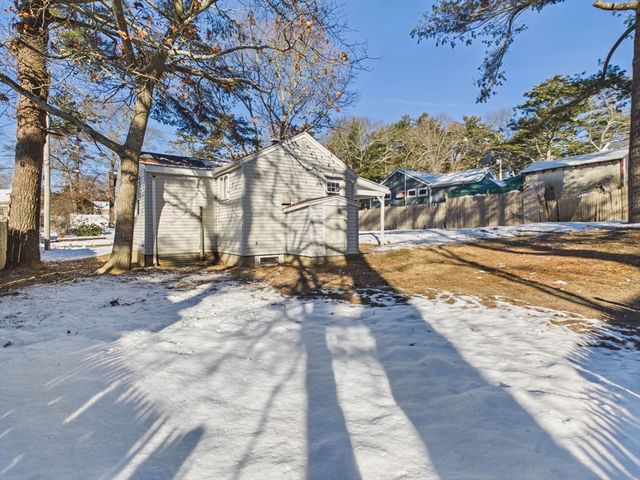 29 Walnut St, Plymouth, MA 02360