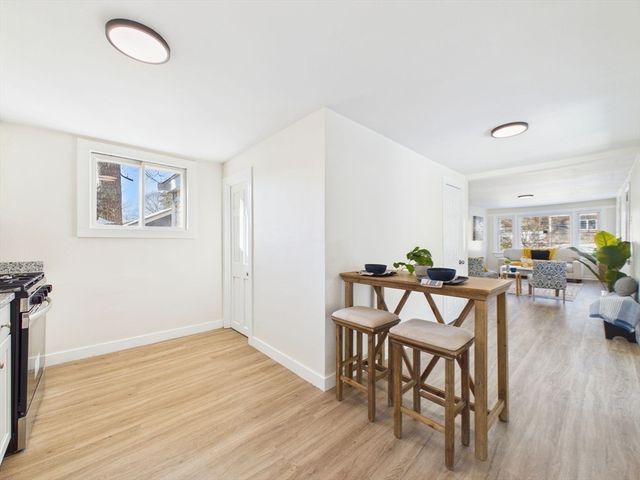 29 Walnut St, Plymouth, MA 02360