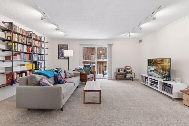 1720 3rd Avenue S 203, Minneapolis, MN 55404