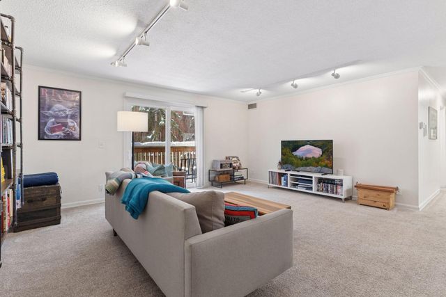 1720 3rd Avenue S 203, Minneapolis, MN 55404