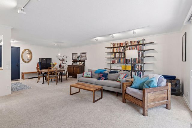 1720 3rd Avenue S 203, Minneapolis, MN 55404