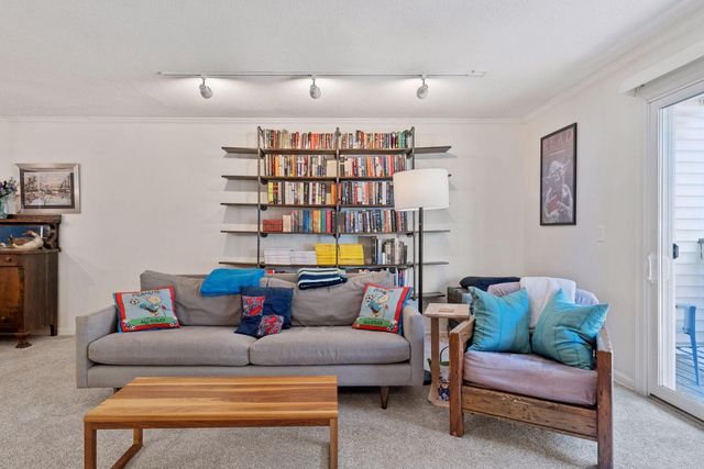 1720 3rd Avenue S 203, Minneapolis, MN 55404