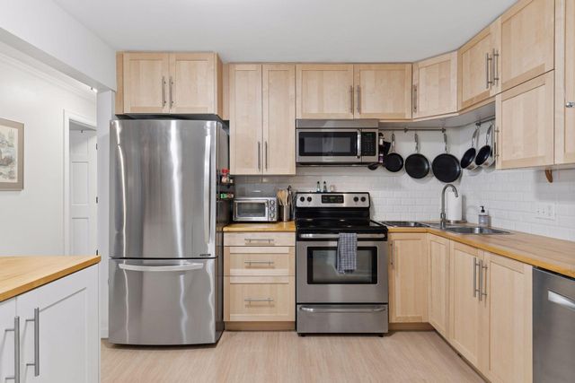 1720 3rd Avenue S 203, Minneapolis, MN 55404