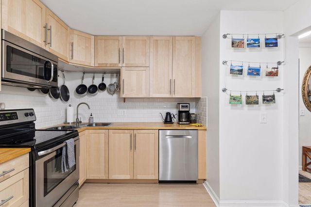 1720 3rd Avenue S 203, Minneapolis, MN 55404