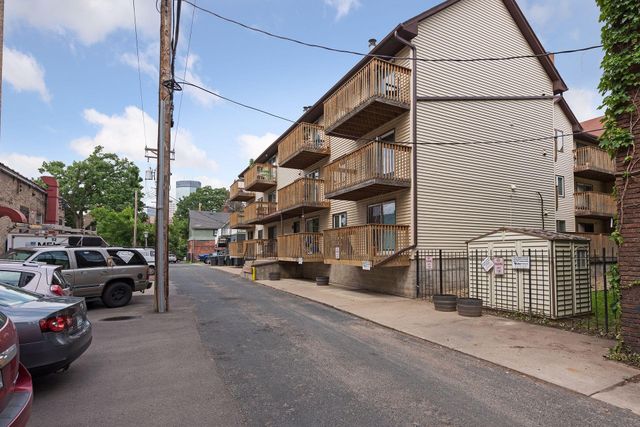 1720 3rd Avenue S 203, Minneapolis, MN 55404