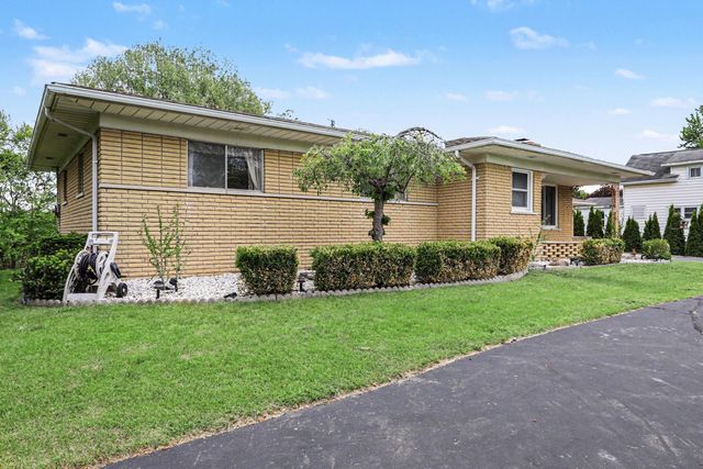 59126 Romeo Plank Road, Ray, MI 48096