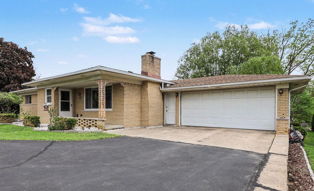 59126 Romeo Plank Road, Ray, MI 48096