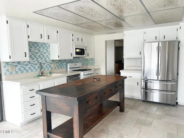 2325 Kingsbridge Lane, Oxnard, CA 93035