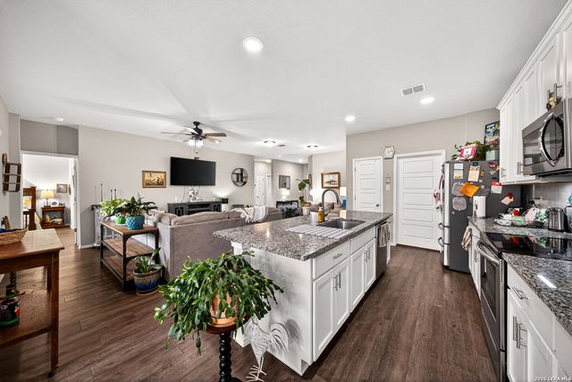 19932 DOC HOLIDAY DR, Lytle, TX 78052