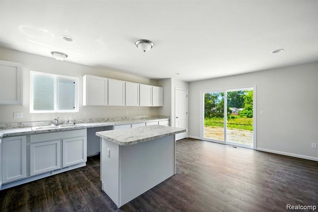 5750 Copper Tree Park, Waterford, MI 48327