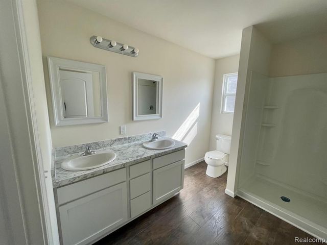 5750 Copper Tree Park, Waterford, MI 48327