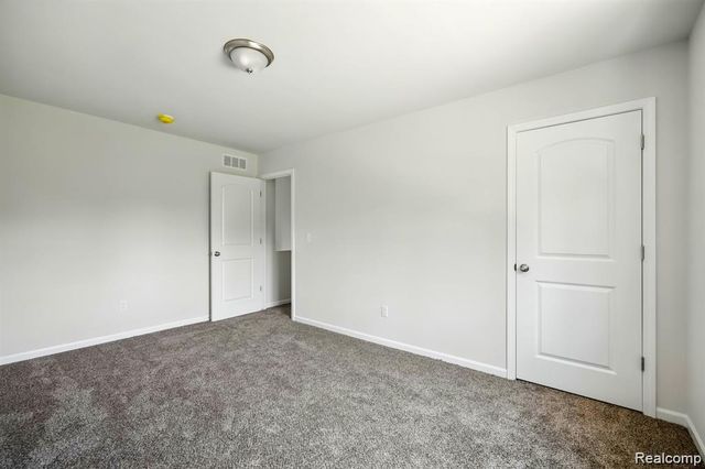 5750 Copper Tree Park, Waterford, MI 48327