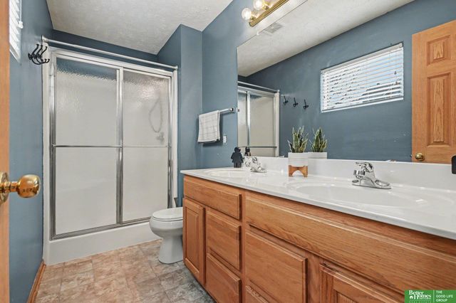14703 Locust Street, Omaha, NE 68116
