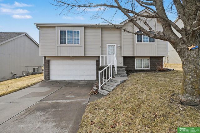 14703 Locust Street, Omaha, NE 68116