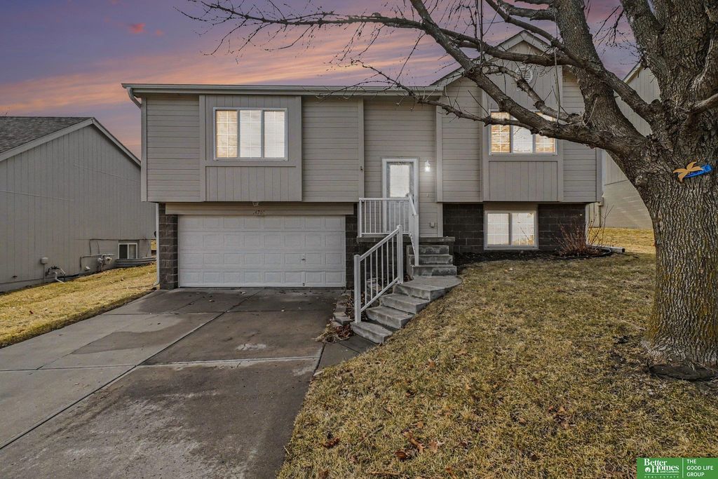 14703 Locust Street, Omaha, NE 68116