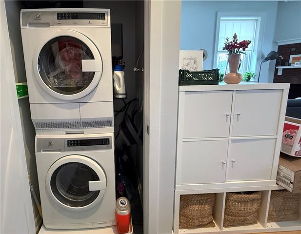 212 45th St 2B, Lawrenceville, PA 15201