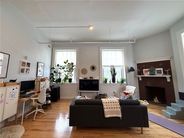 212 45th St 2B, Lawrenceville, PA 15201