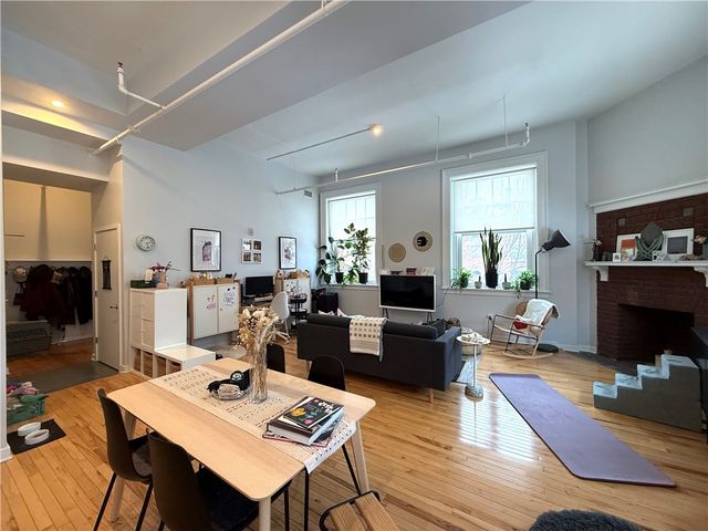 212 45th St 2B, Lawrenceville, PA 15201