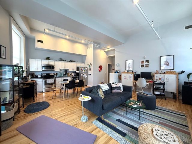 212 45th St 2B, Lawrenceville, PA 15201