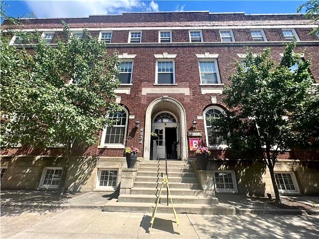 212 45th St 2B, Lawrenceville, PA 15201