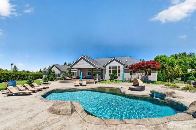 3006 220th Avenue E, Lake Tapps, WA 98391