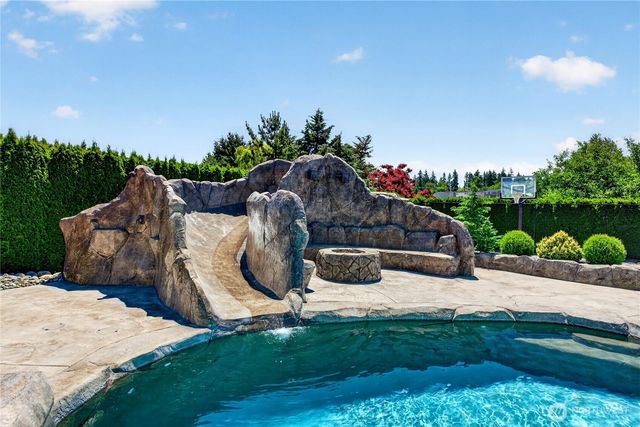 3006 220th Avenue E, Lake Tapps, WA 98391