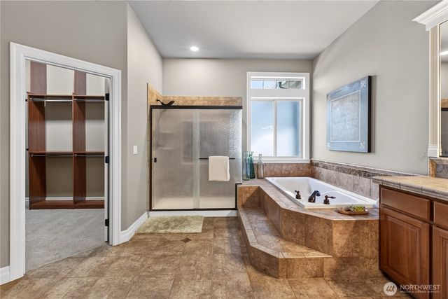 3006 220th Avenue E, Lake Tapps, WA 98391