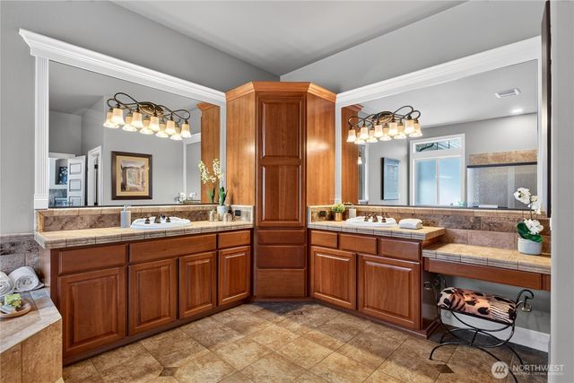 3006 220th Avenue E, Lake Tapps, WA 98391