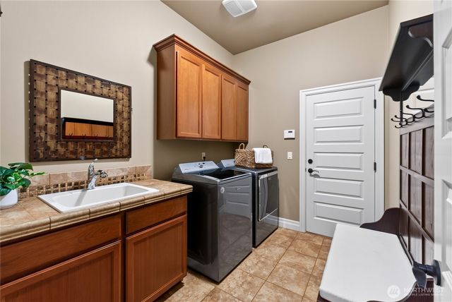 3006 220th Avenue E, Lake Tapps, WA 98391