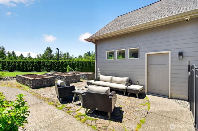 3006 220th Avenue E, Lake Tapps, WA 98391
