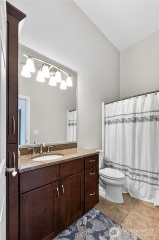 3006 220th Avenue E, Lake Tapps, WA 98391