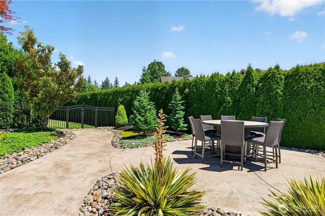 3006 220th Avenue E, Lake Tapps, WA 98391