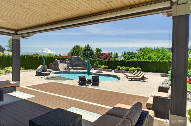 3006 220th Avenue E, Lake Tapps, WA 98391