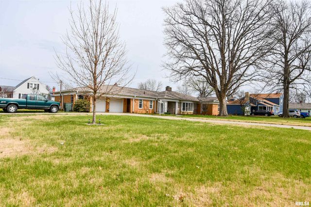 515 W POPLAR Street, Taylorville, IL 62568