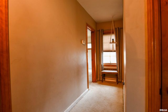 515 W POPLAR Street, Taylorville, IL 62568