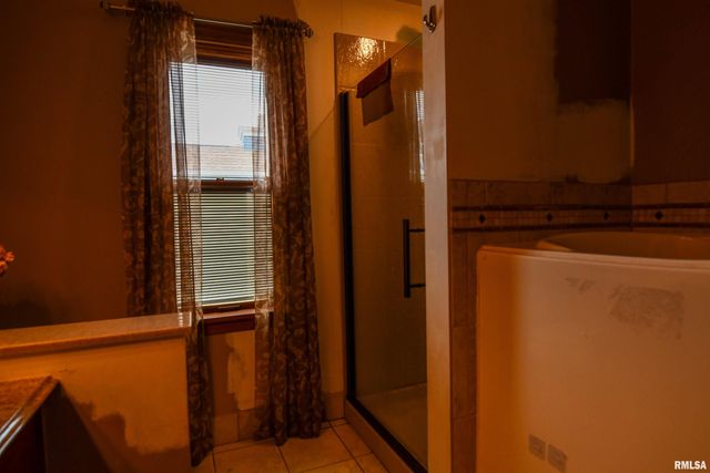 515 W POPLAR Street, Taylorville, IL 62568