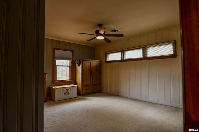 515 W POPLAR Street, Taylorville, IL 62568