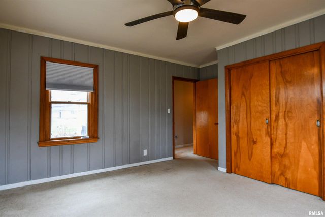 515 W POPLAR Street, Taylorville, IL 62568