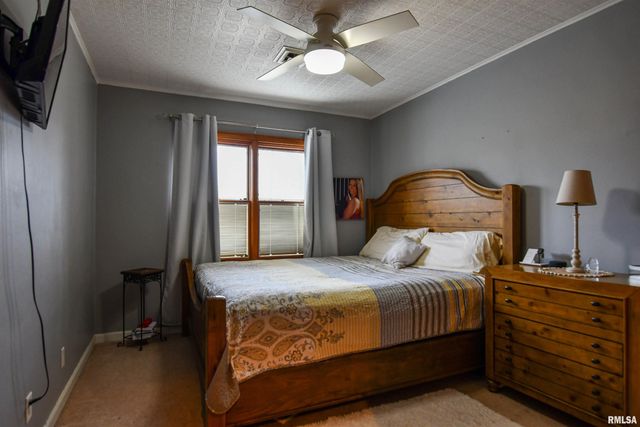 515 W POPLAR Street, Taylorville, IL 62568