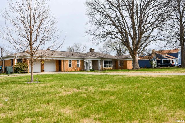 515 W POPLAR Street, Taylorville, IL 62568