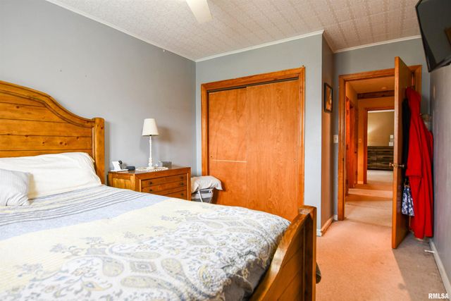 515 W POPLAR Street, Taylorville, IL 62568