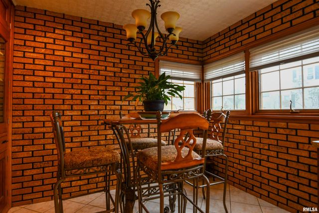 515 W POPLAR Street, Taylorville, IL 62568