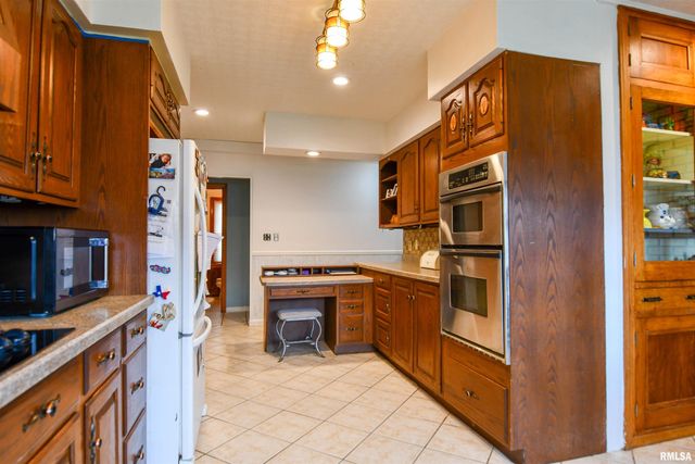 515 W POPLAR Street, Taylorville, IL 62568