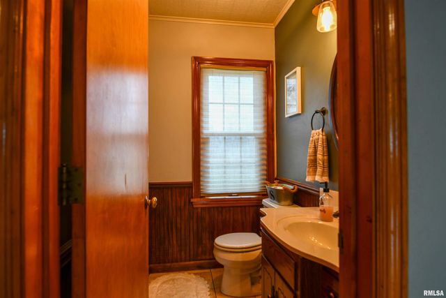 515 W POPLAR Street, Taylorville, IL 62568