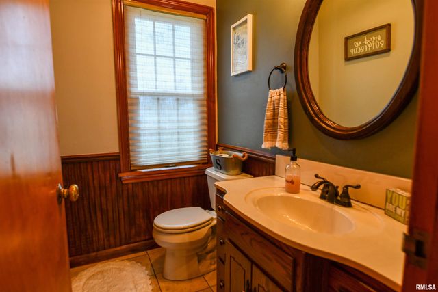 515 W POPLAR Street, Taylorville, IL 62568