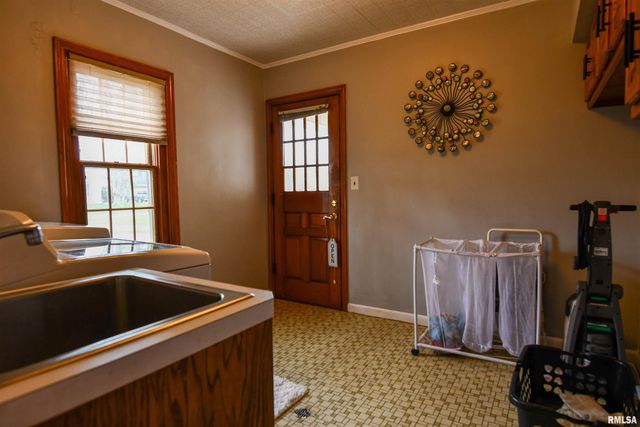 515 W POPLAR Street, Taylorville, IL 62568