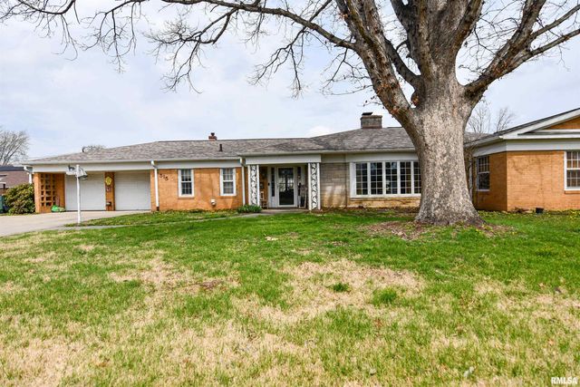 515 W POPLAR Street, Taylorville, IL 62568